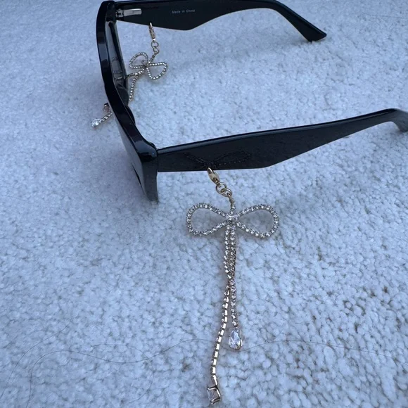 Anthropologie NWOT Bow Rhinestone Charm Sunglasses - Picture 6 of 7